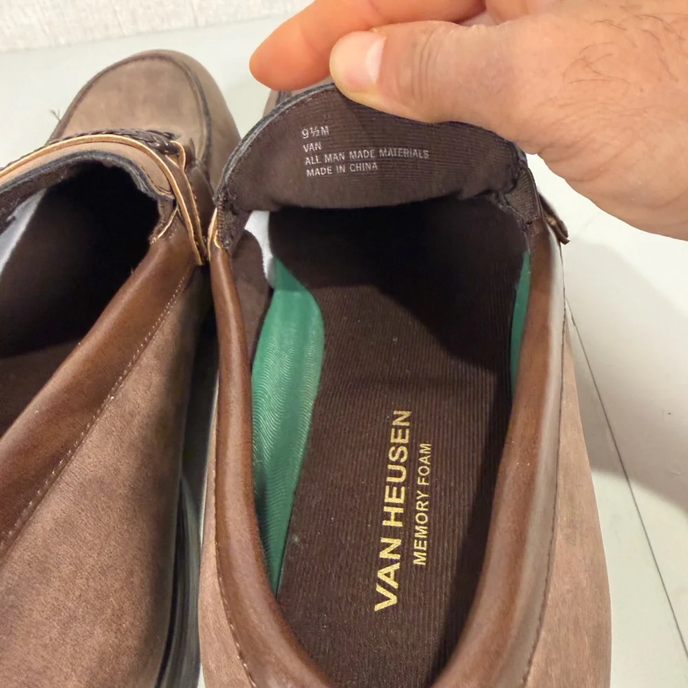 The Unbranded Brand van heusen